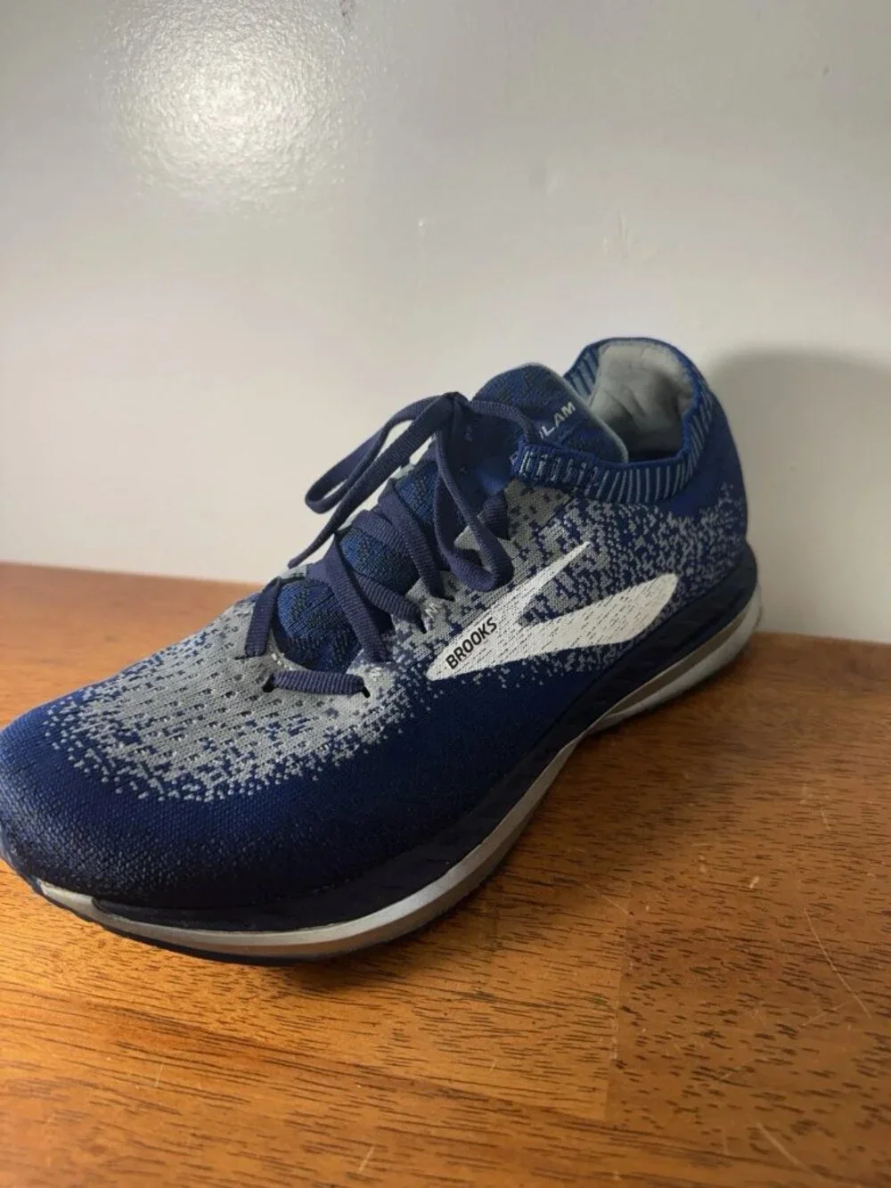 Brooks Men’s Running Shoes Size 7.5 Blue Gray Knit Athletic Sneakers EU 40.5